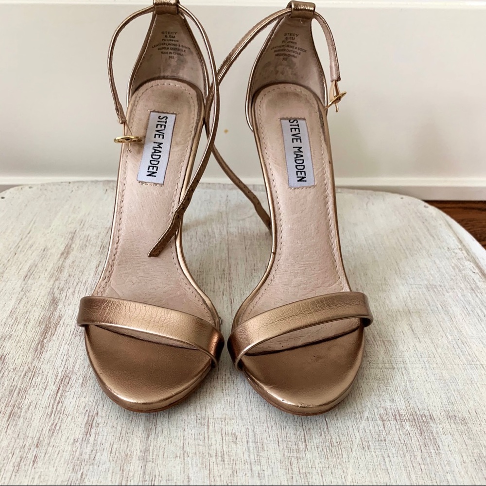 Steve Madden Women’s Stecy Metallic Strap Sandal